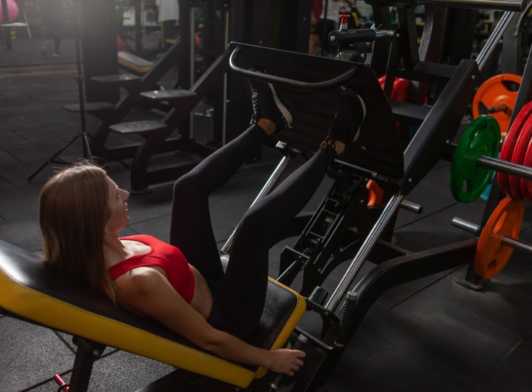 Beinpresse Training im Fitnessstudio Beinpresse Training im Fitnessstudio